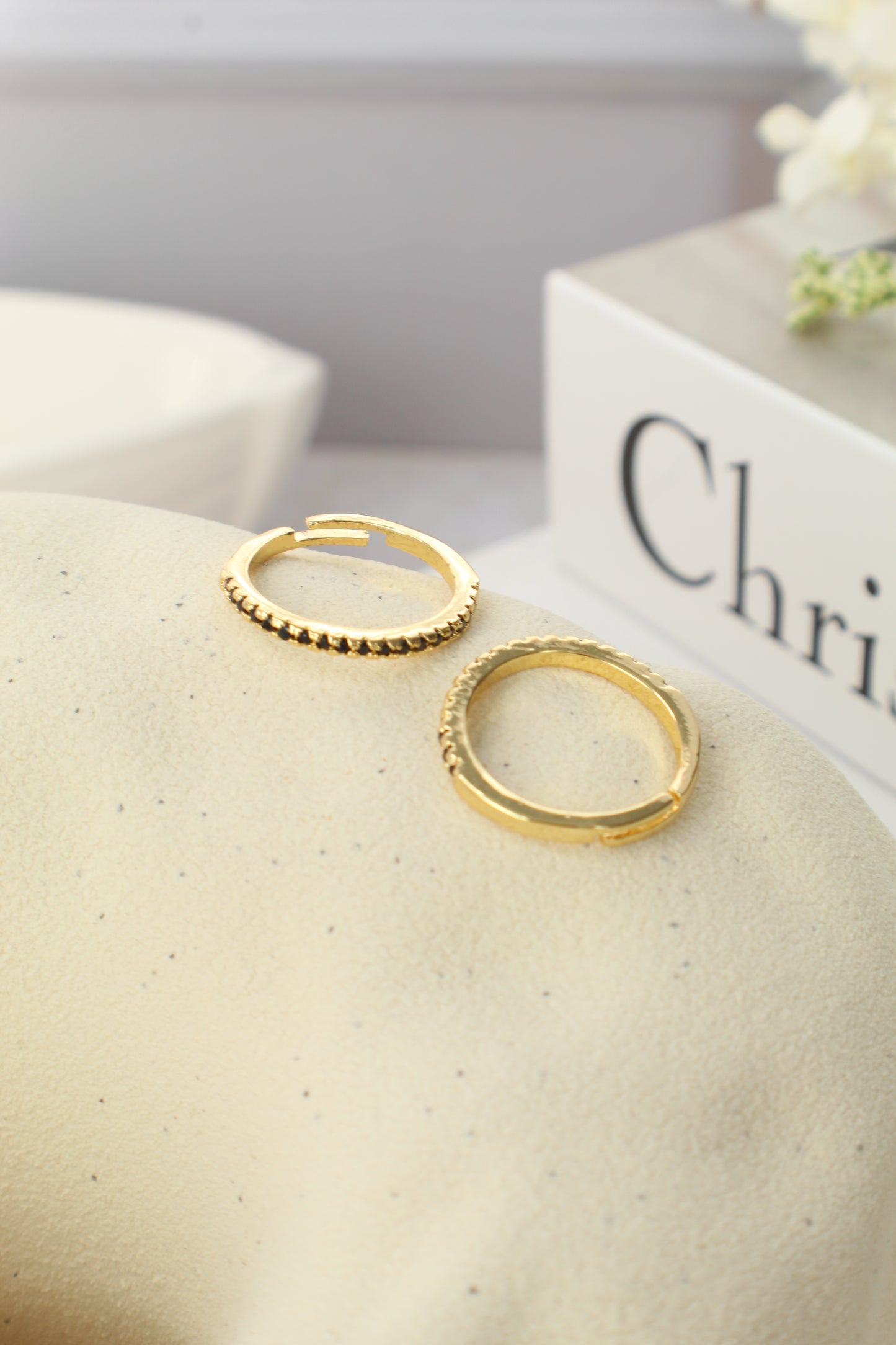 Anillos de piedra minimalistas
