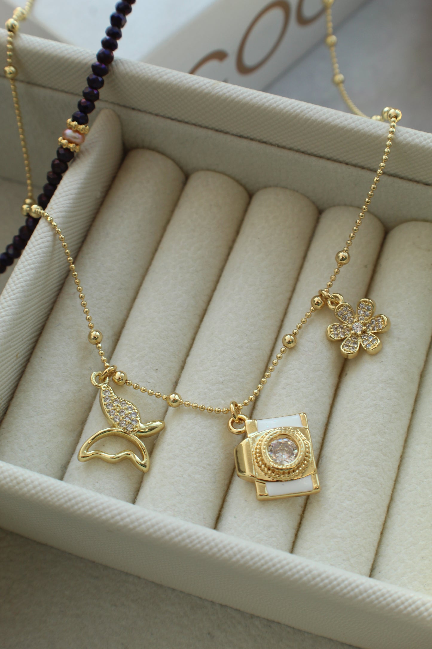 Cadena Latitude Charming - Journey Co.
