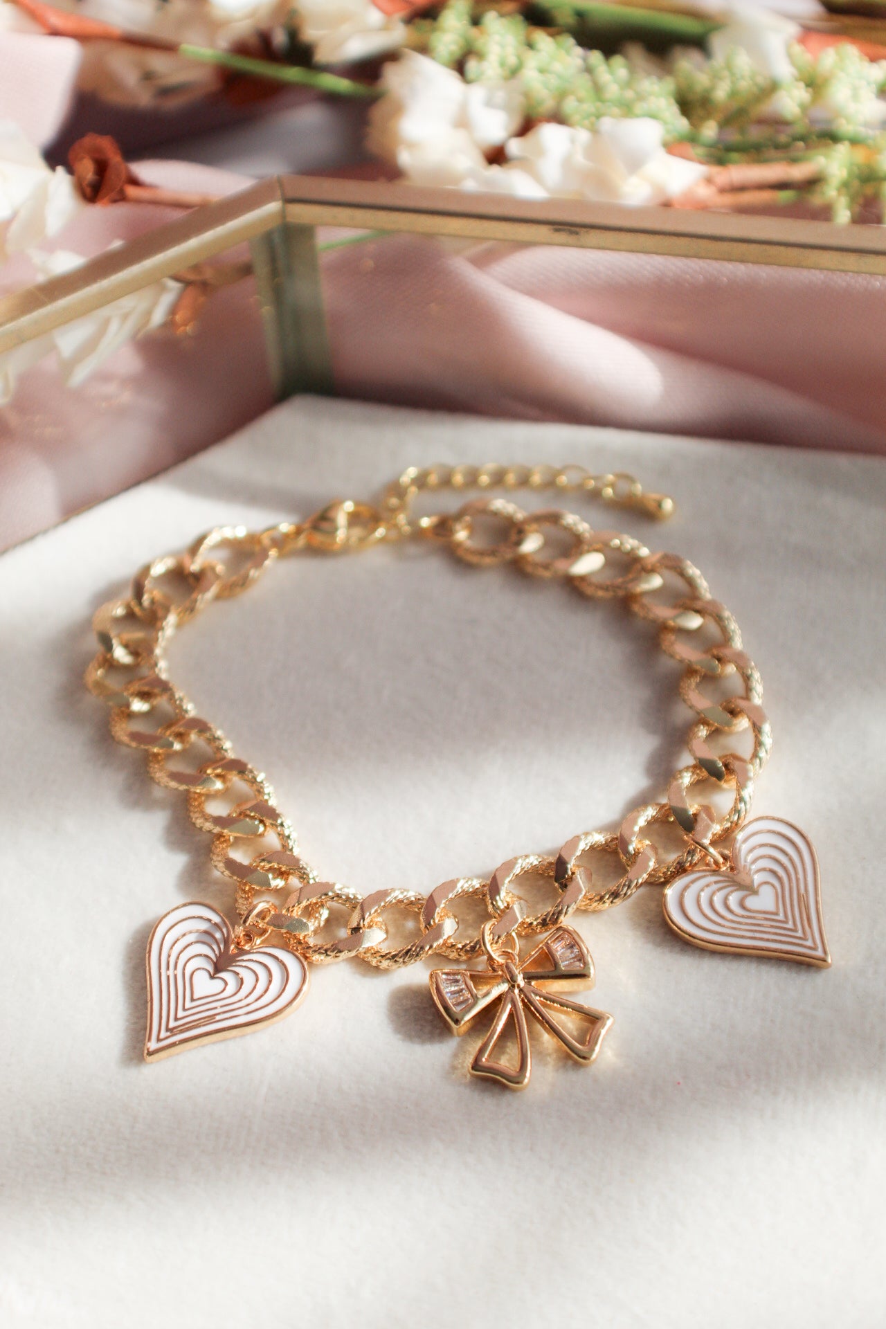 Pulsera de dijes (blanca)