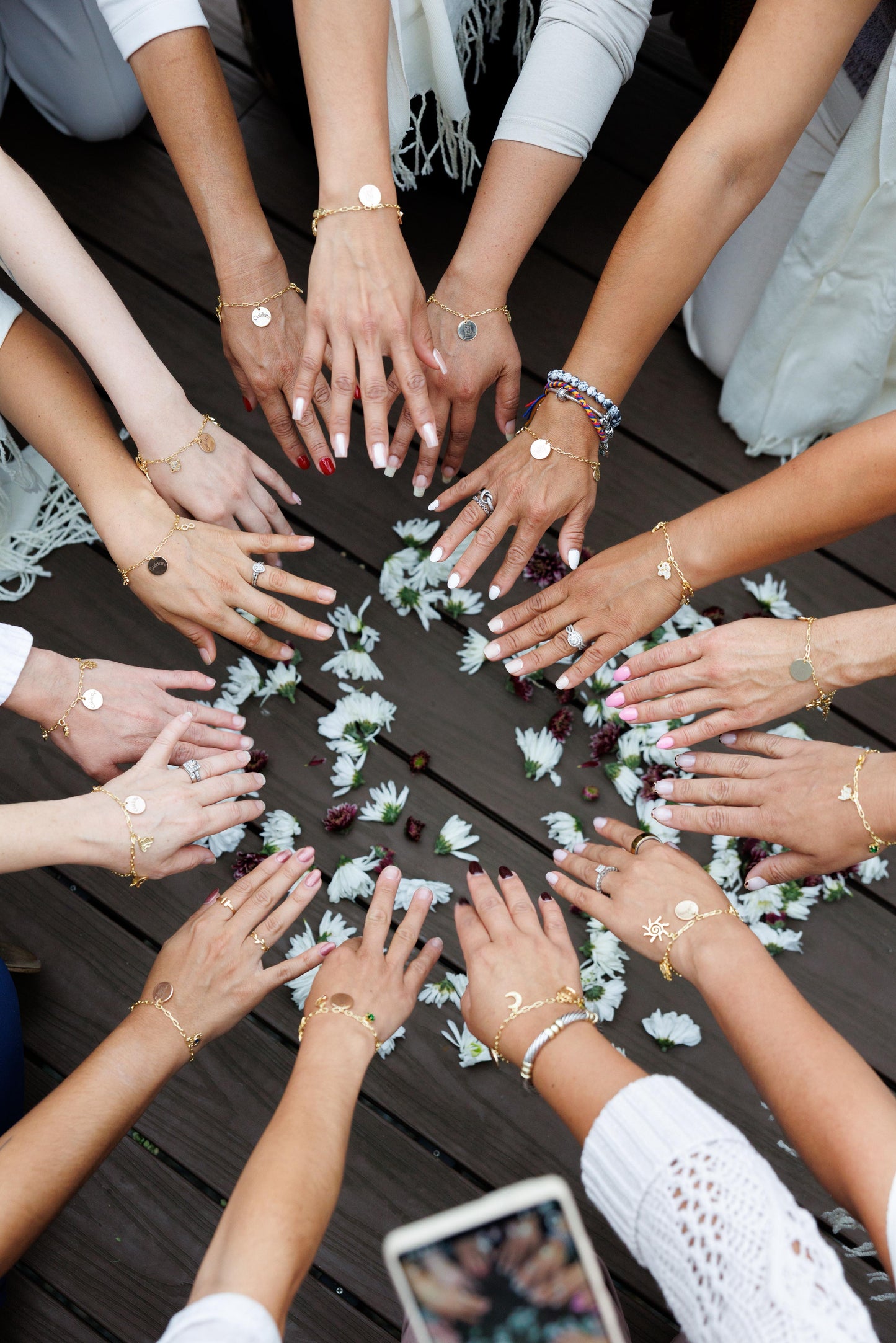 Glam Trolley - Personalized Jewelry Experience for Events
