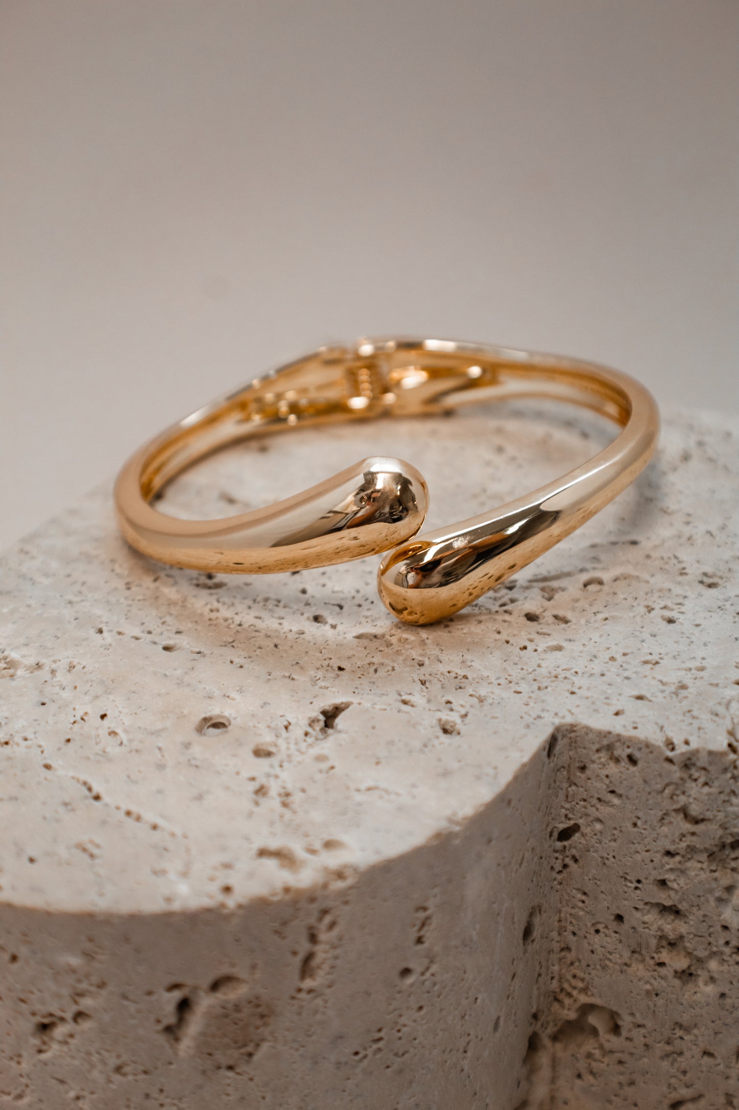 Conjunto de pulseras de rodio con forma de lágrima: oro, plata y oro rosa