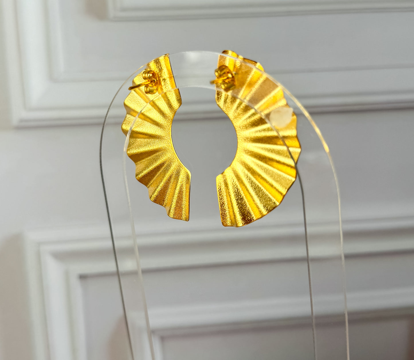 Pendientes de bronce con abanico dorado