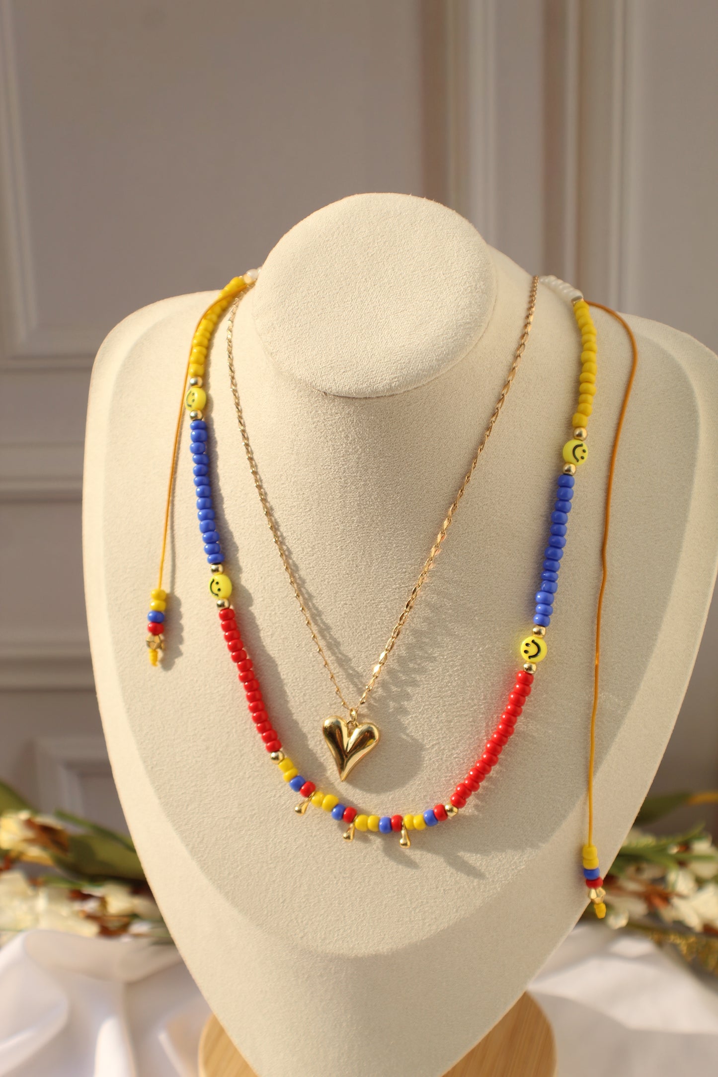 Collar colombiano doble con dije de corazón dorado | Hecho a mano