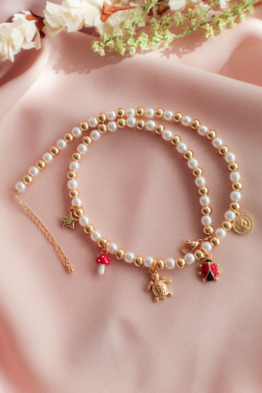 Collar encantador de perlas y cuentas de oro