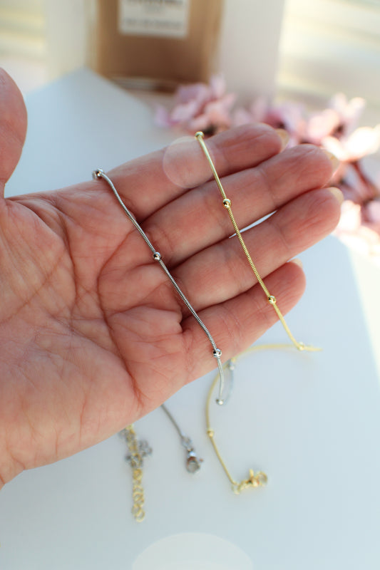 Spaced Beads Fine Chain - (Charmanía)