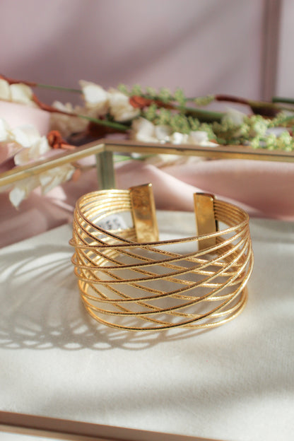Pulsera de puño torcido