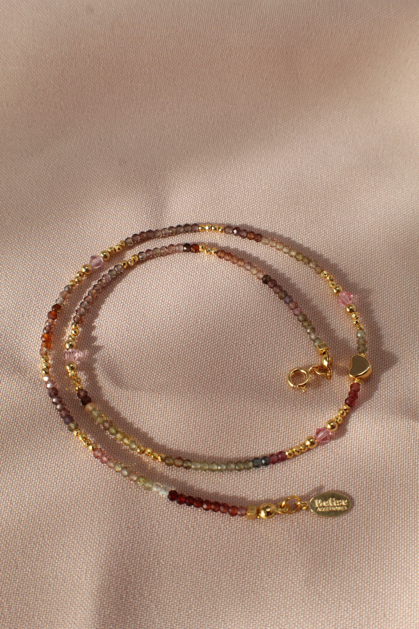 Collar de granate y zafiro