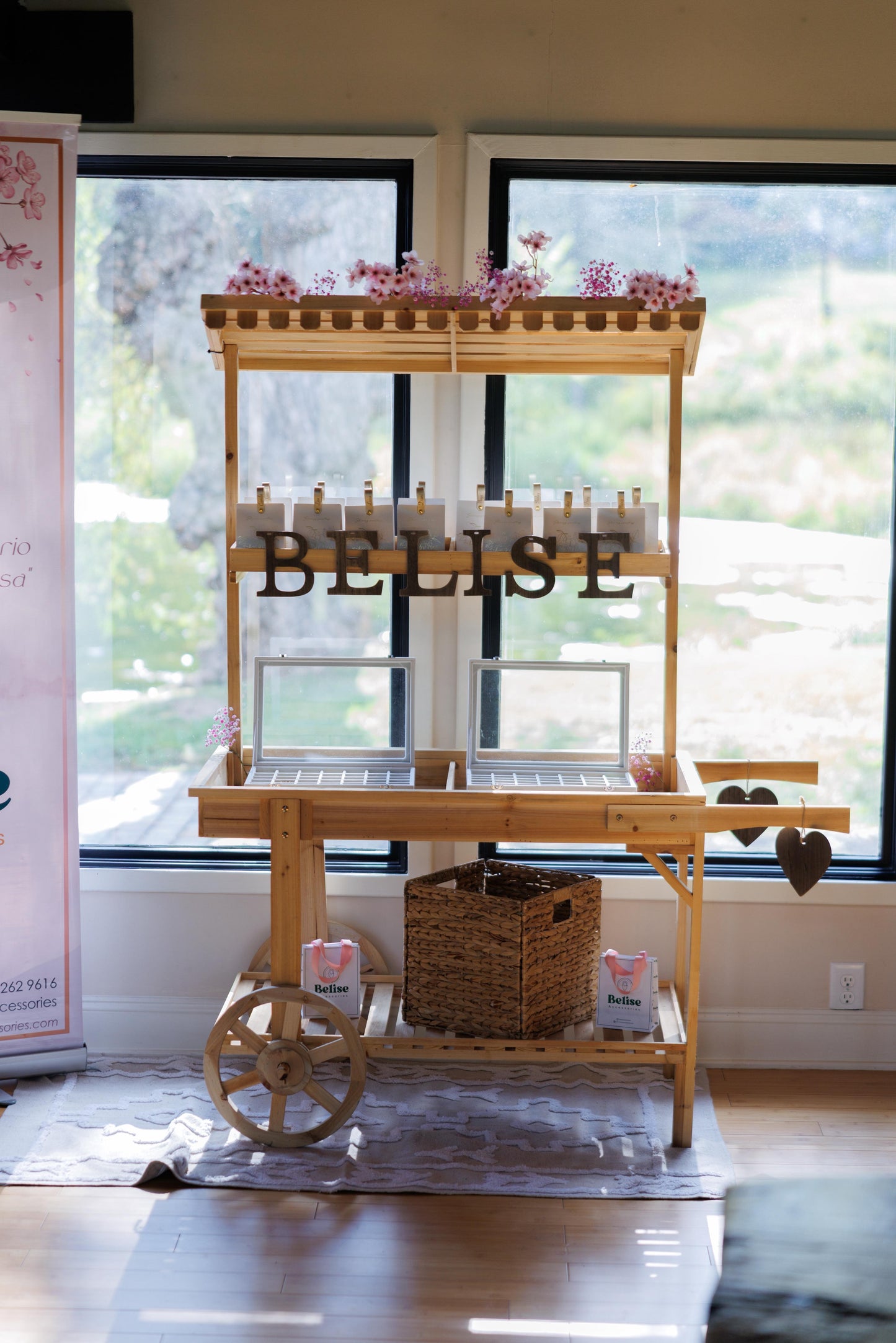 Glam Trolley - Personalized Jewelry Experience for Events