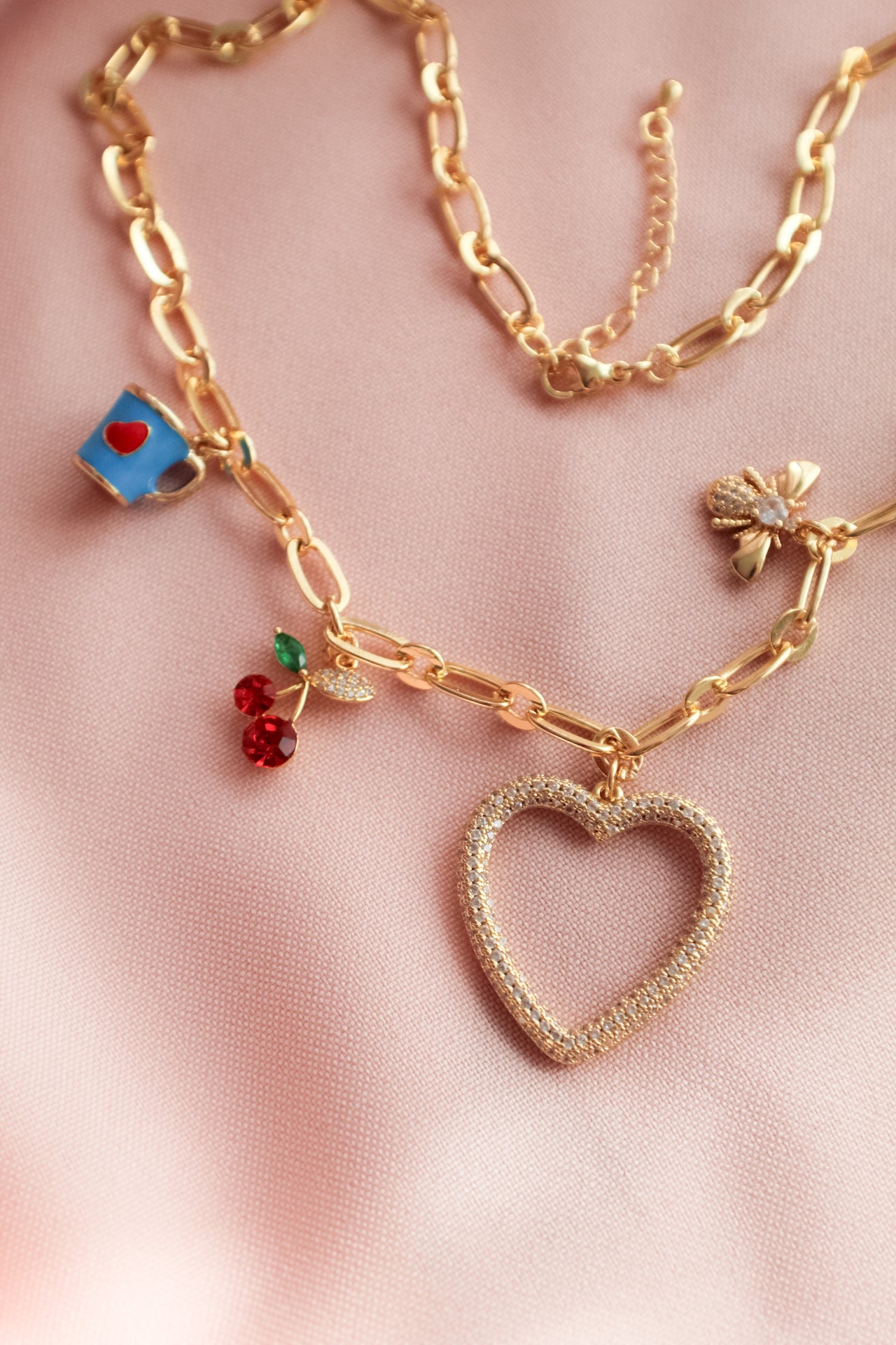 Collar de cadena con 5 dijes
