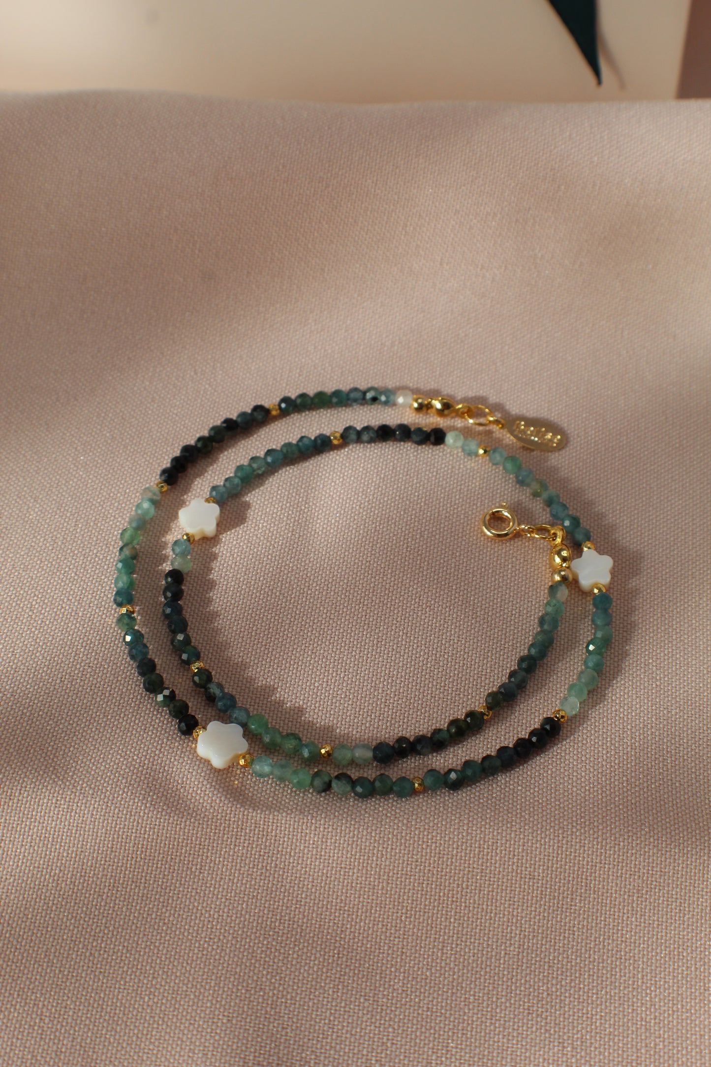 Collar de piedra apatita