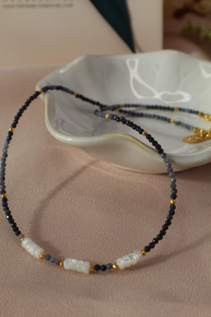 Collar moderno de zafiro