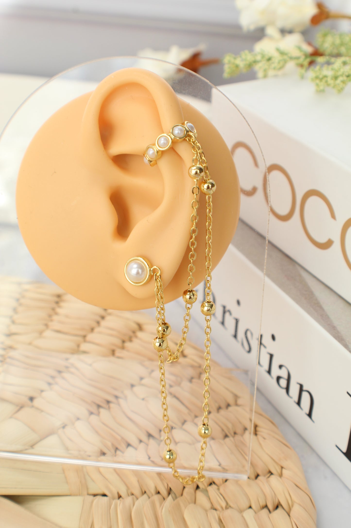 Pendientes tipo brazalete con perlas y cadena de doble uso