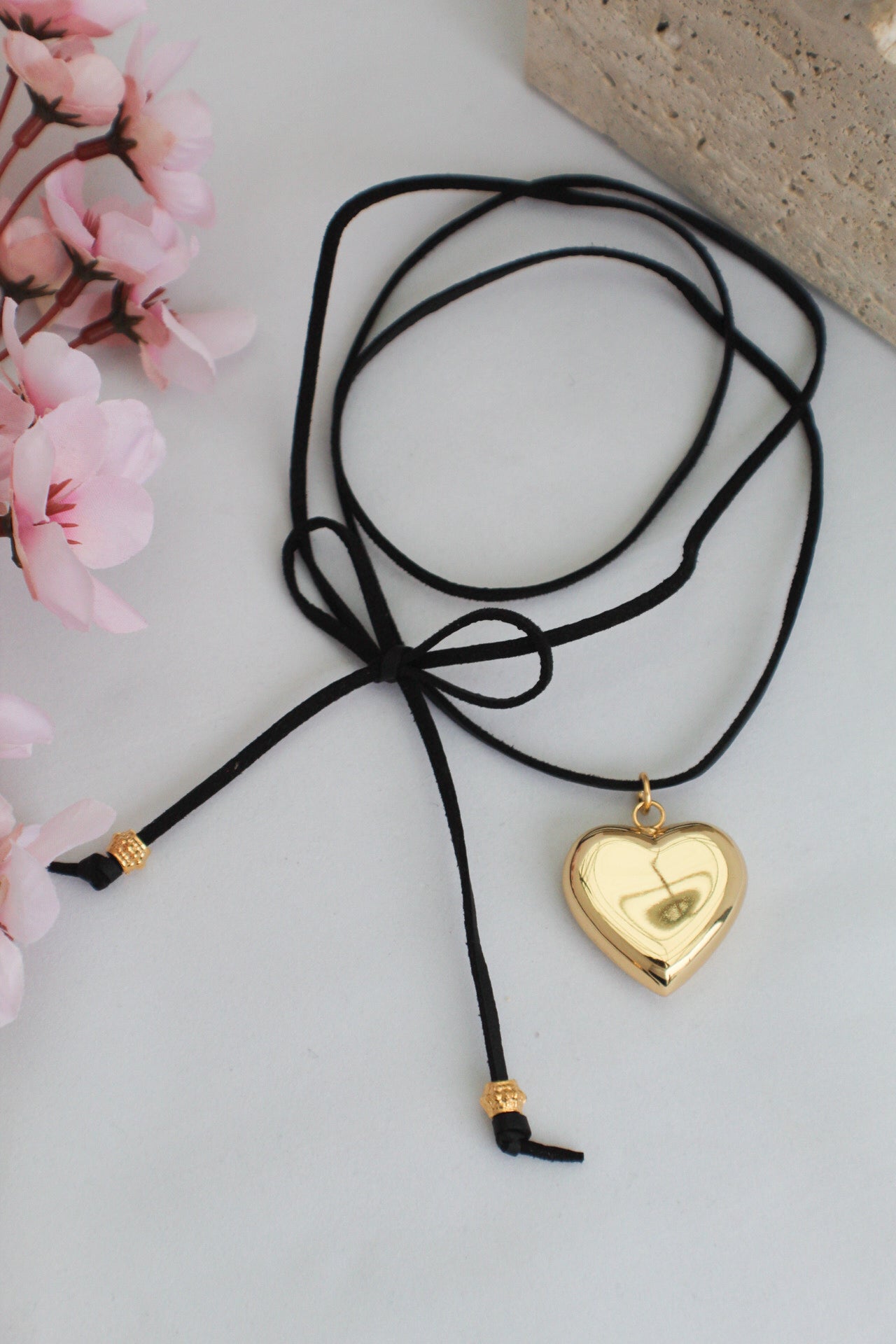 Collar de corazón personalizable en cuero