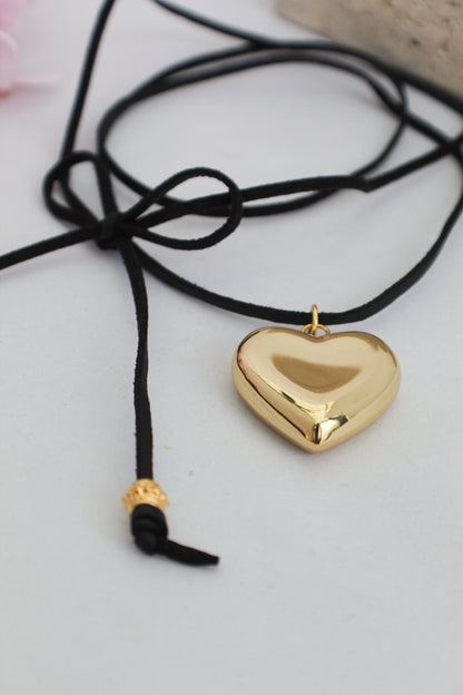 Collar de corazón personalizable en cuero