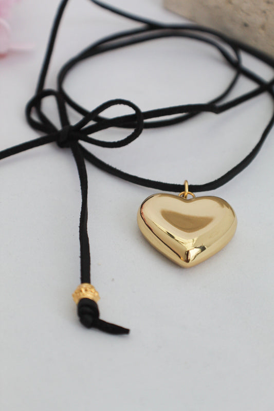 Collar de corazón personalizable en cuero