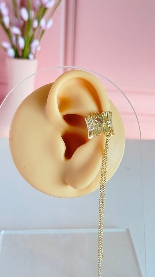 Puño para la oreja con circonita Vibe