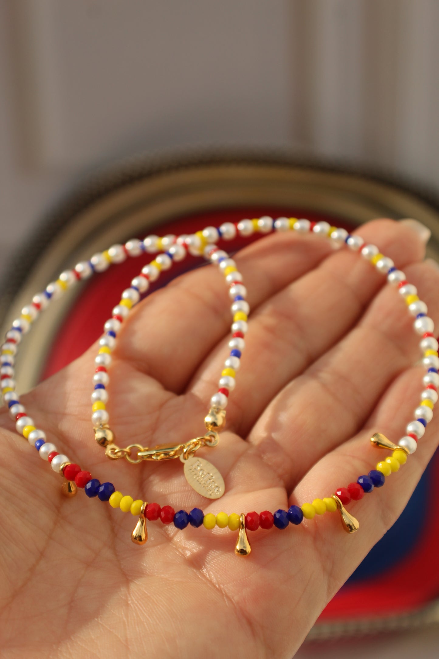 Collar de colores de Colombia y perlas 