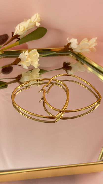 Laura Hoops